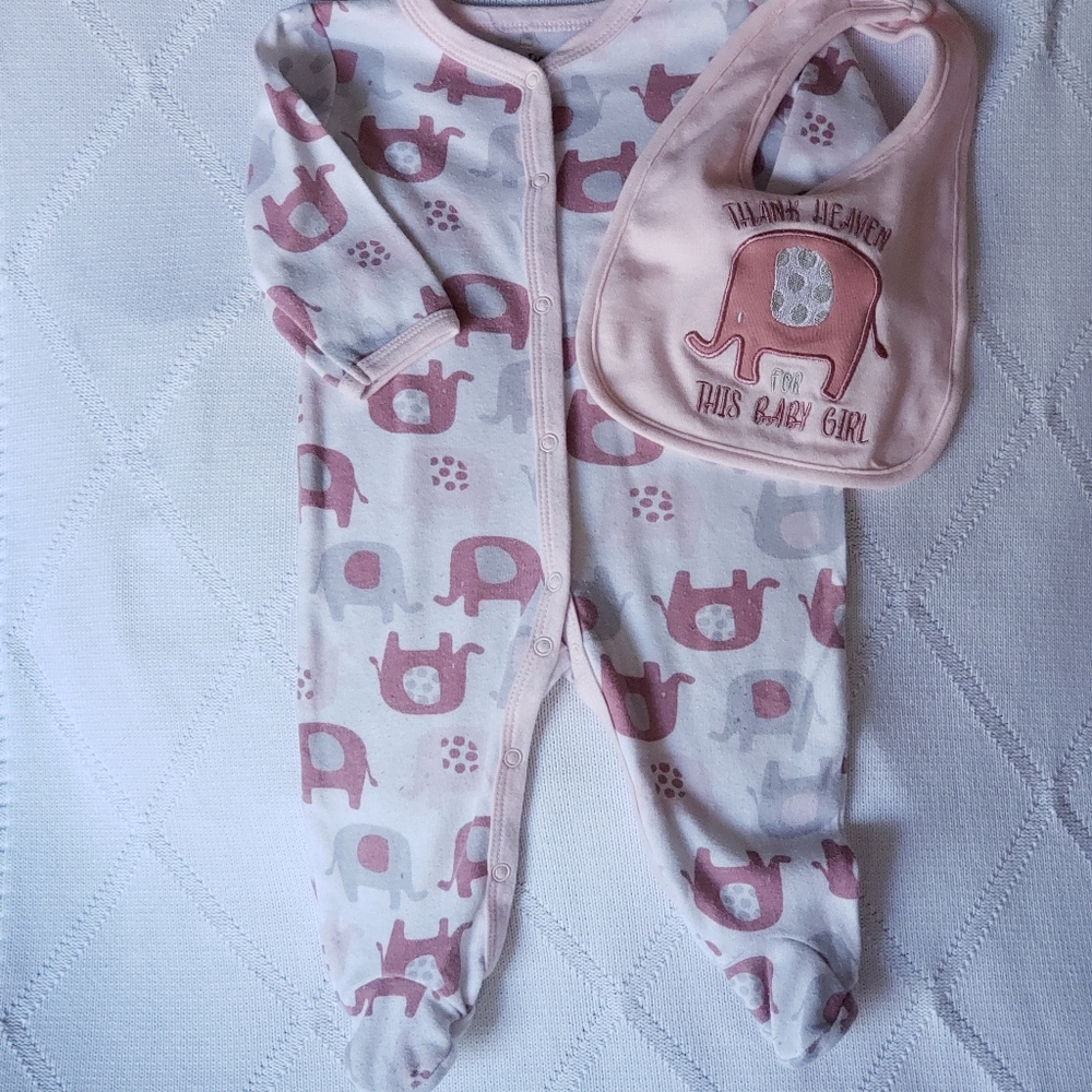 Cutie pie babygirl footie pajama with matching bib size 3-6 months